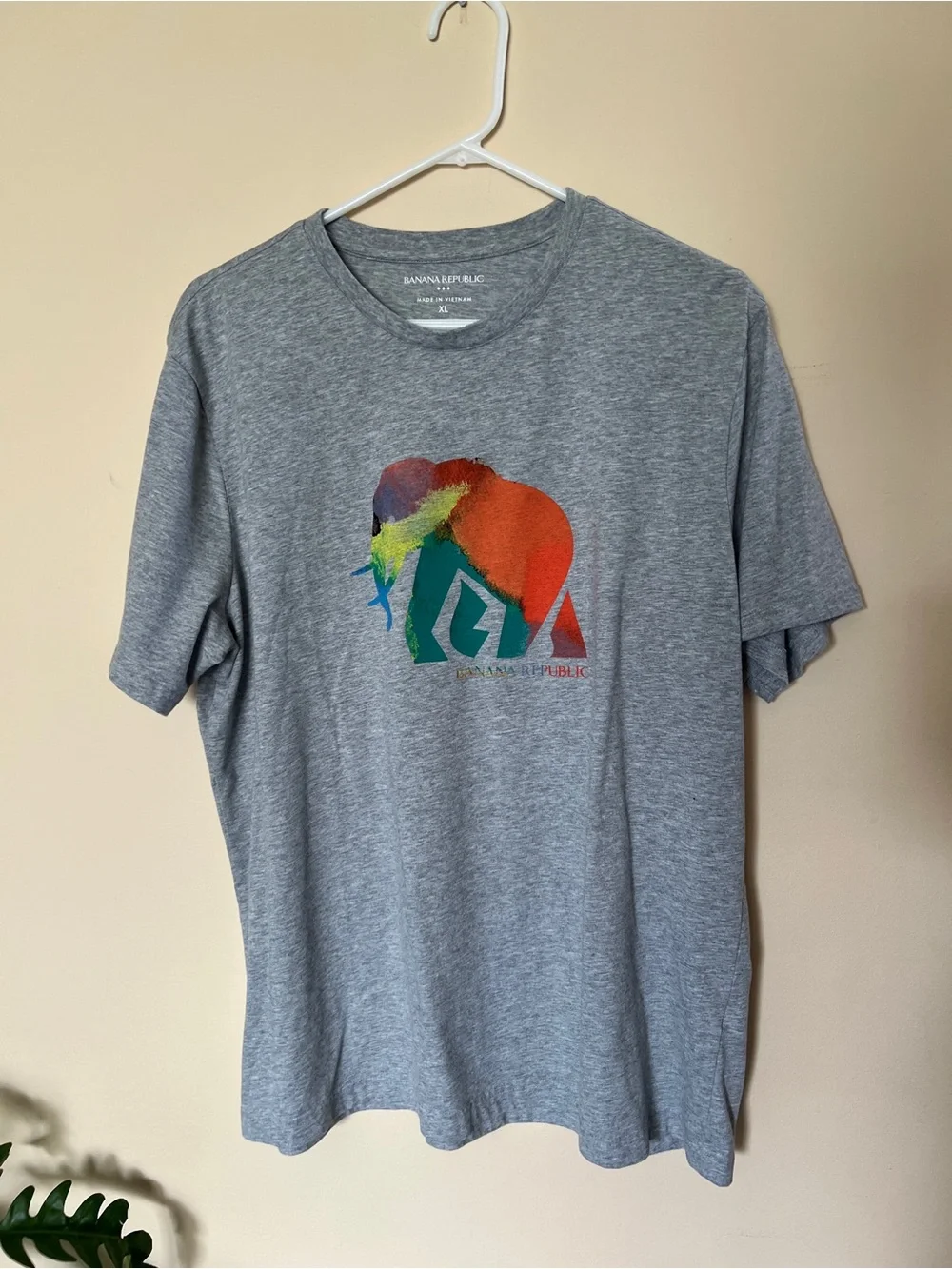 Banana Republic Gray Tee with Multicolor Elephant Graphic